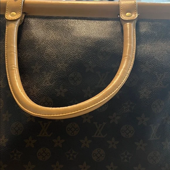 Elegant Brown Designer Tote Bag - Picture 2 of 9